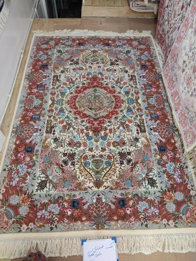 عکس تولیدی فرش دستباف سرباز 