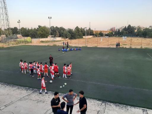 عکس مدرسه فوتبال اطمینان شیراز