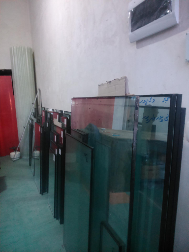 عکس شیشه رنگ برادران احمدیان