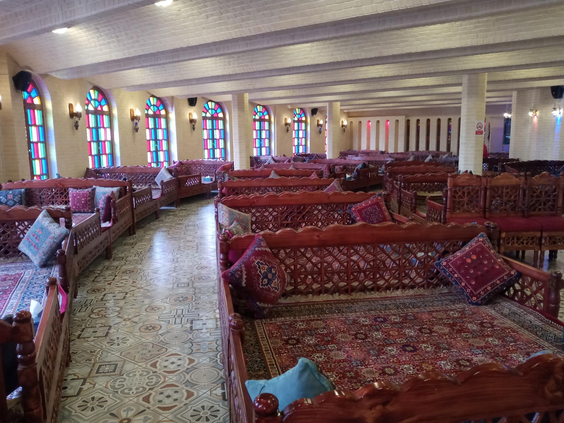 عکس رستوران با برکت شیرازی‌ها