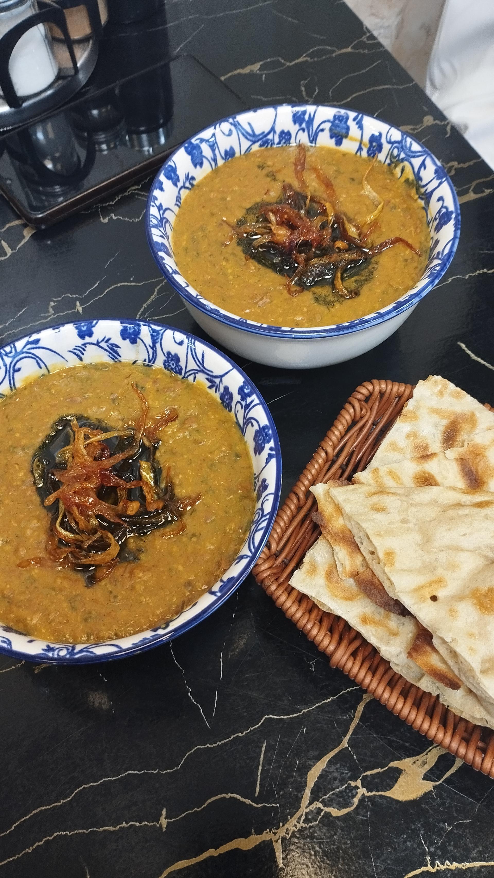 عکس آشکده و غذای خانگی نیکنام