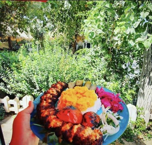 عکس رستوران آب و آتش میبد