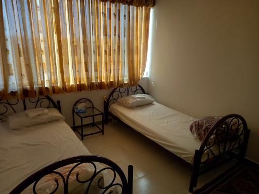 عکس مهمان پذیر لاله الوند