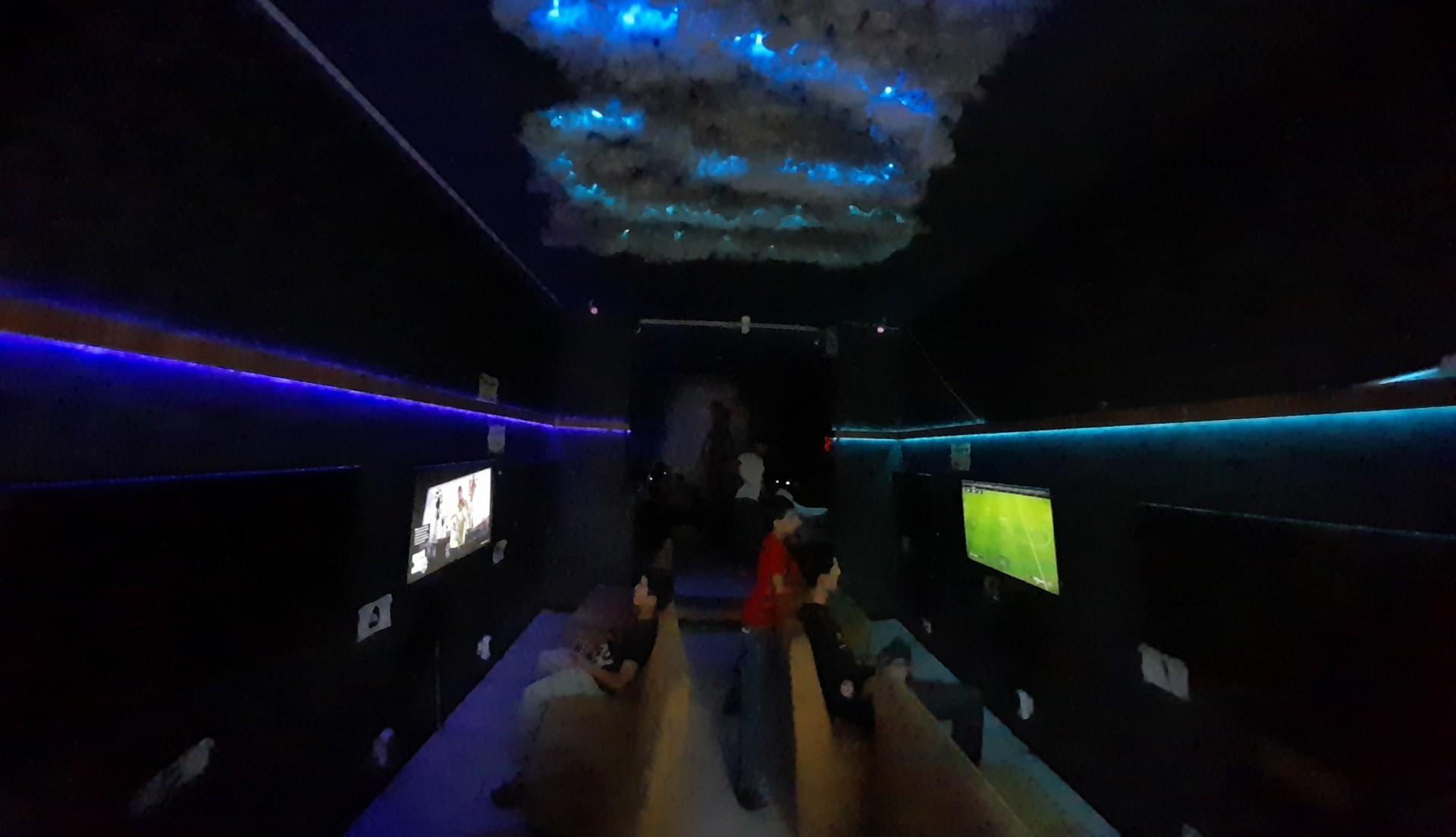 عکس کافه گیم ماهان