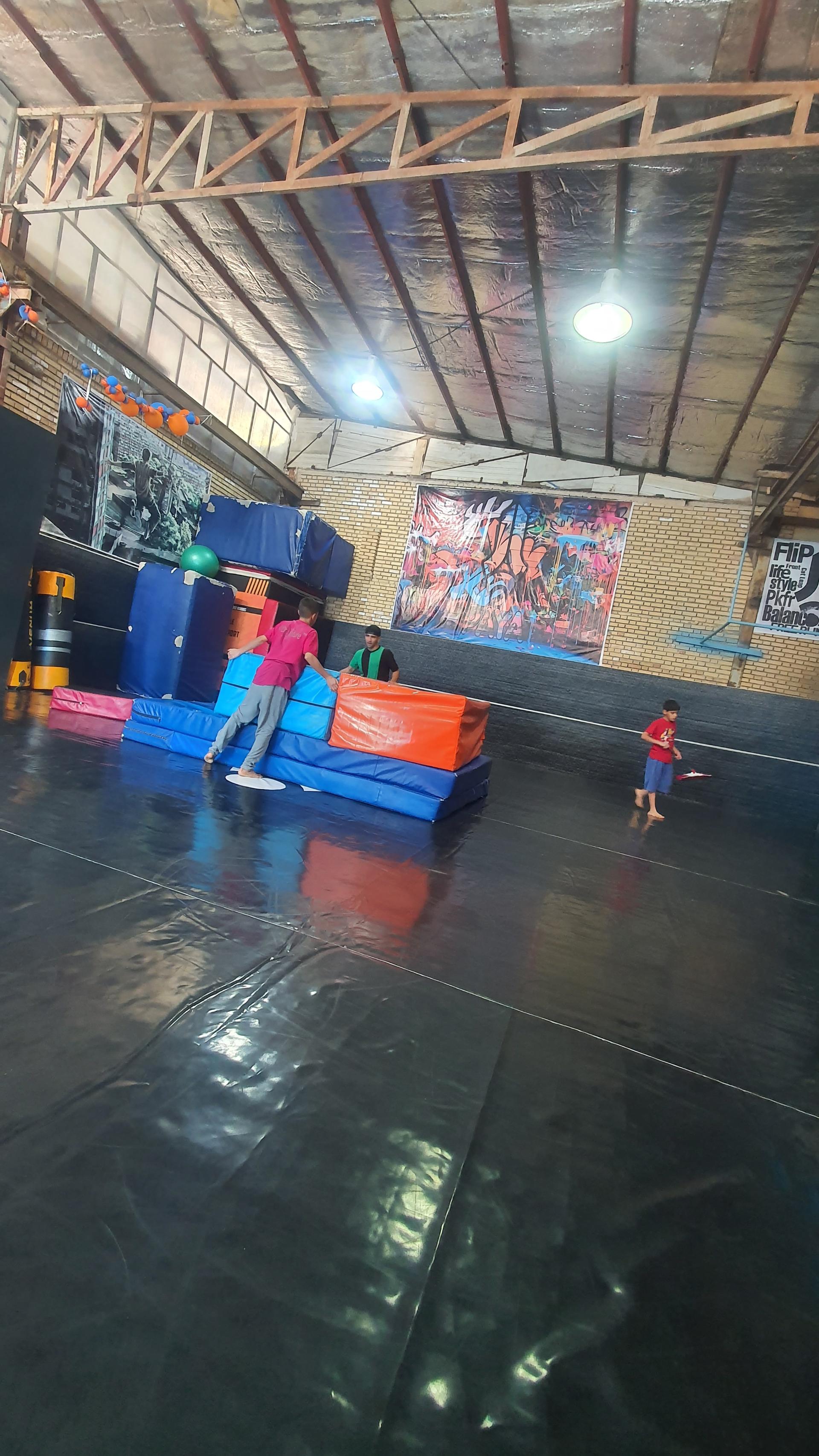 عکس مجموعه ورزشی پایا