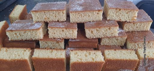 عکس کلوچه پزی آزادی 