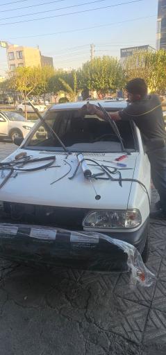 عکس شیشه اتومبیل قلی زاده