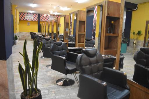 عکس سالن آرایشگاه مردانه نارون 