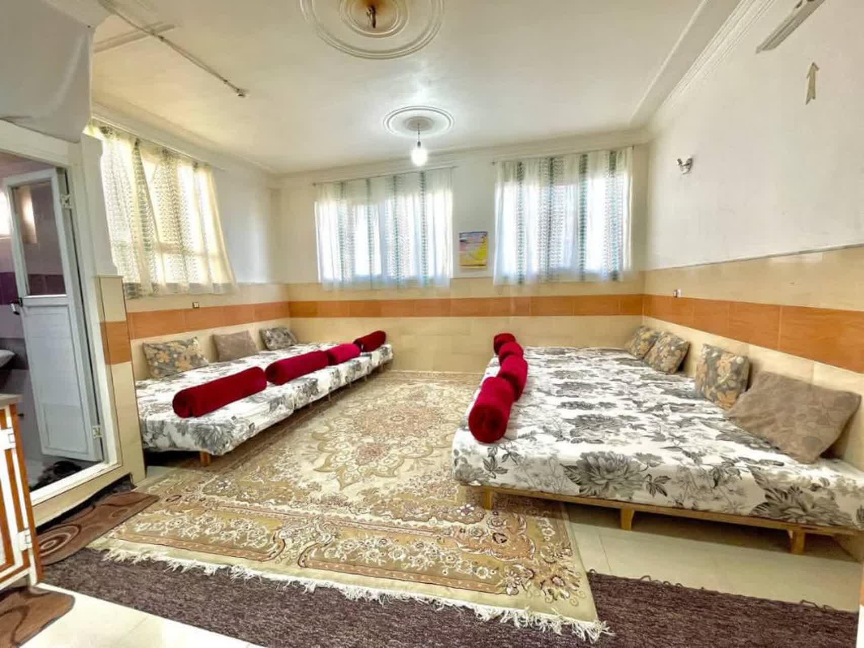 عکس مسافرخانه آسمان آبی