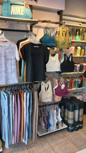 عکس فروشگاه ورزشی ایلیا