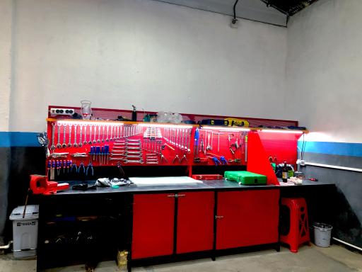 عکس تعمیرگاه تخصصی هرمس