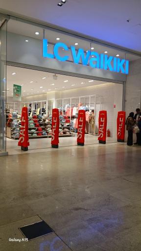 عکس ال سی وایکیکی