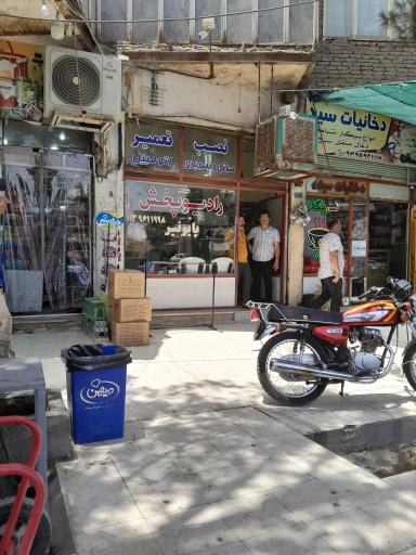 عکس نصب تعمیر صوتی و تصویری اتومبیل