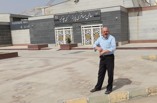 عکس پارکینگ پایانه مرزی چذابه