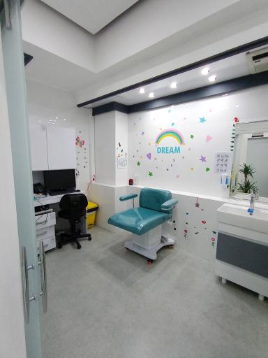 عکس آزمایشگاه نیلوفر