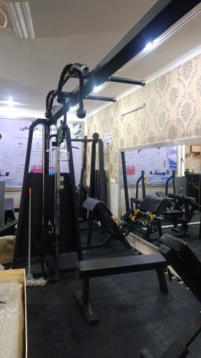 عکس باشگاه تناسب اندام علم و تمرین