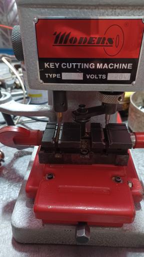 عکس قفل وکلیدسازی متین