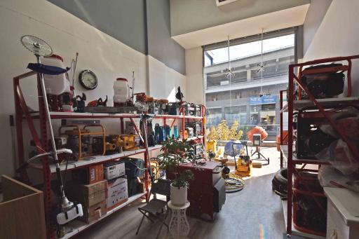 عکس ماشین آلات ابزار بتن