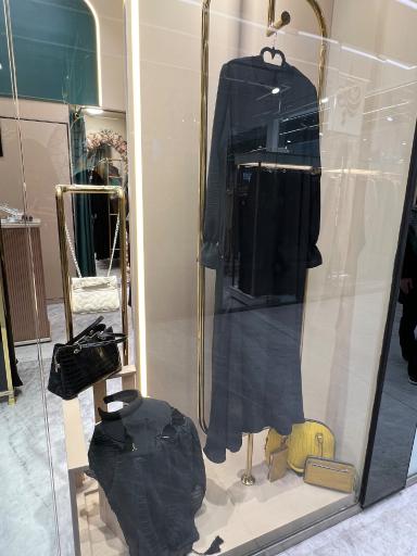 عکس فروشگاه حجاب آنیل