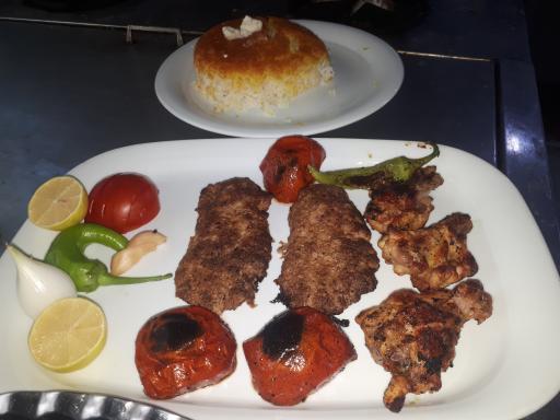 عکس باغ رستوران و کافی شاپ چهل چشمه