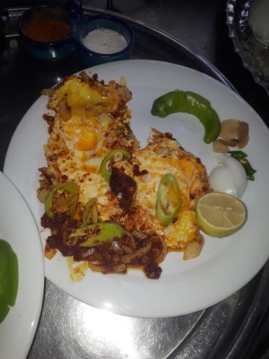 عکس باغ رستوران و کافی شاپ چهل چشمه