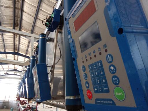 عکس اتوماسیون شیردوش آریو تکنولوژی 