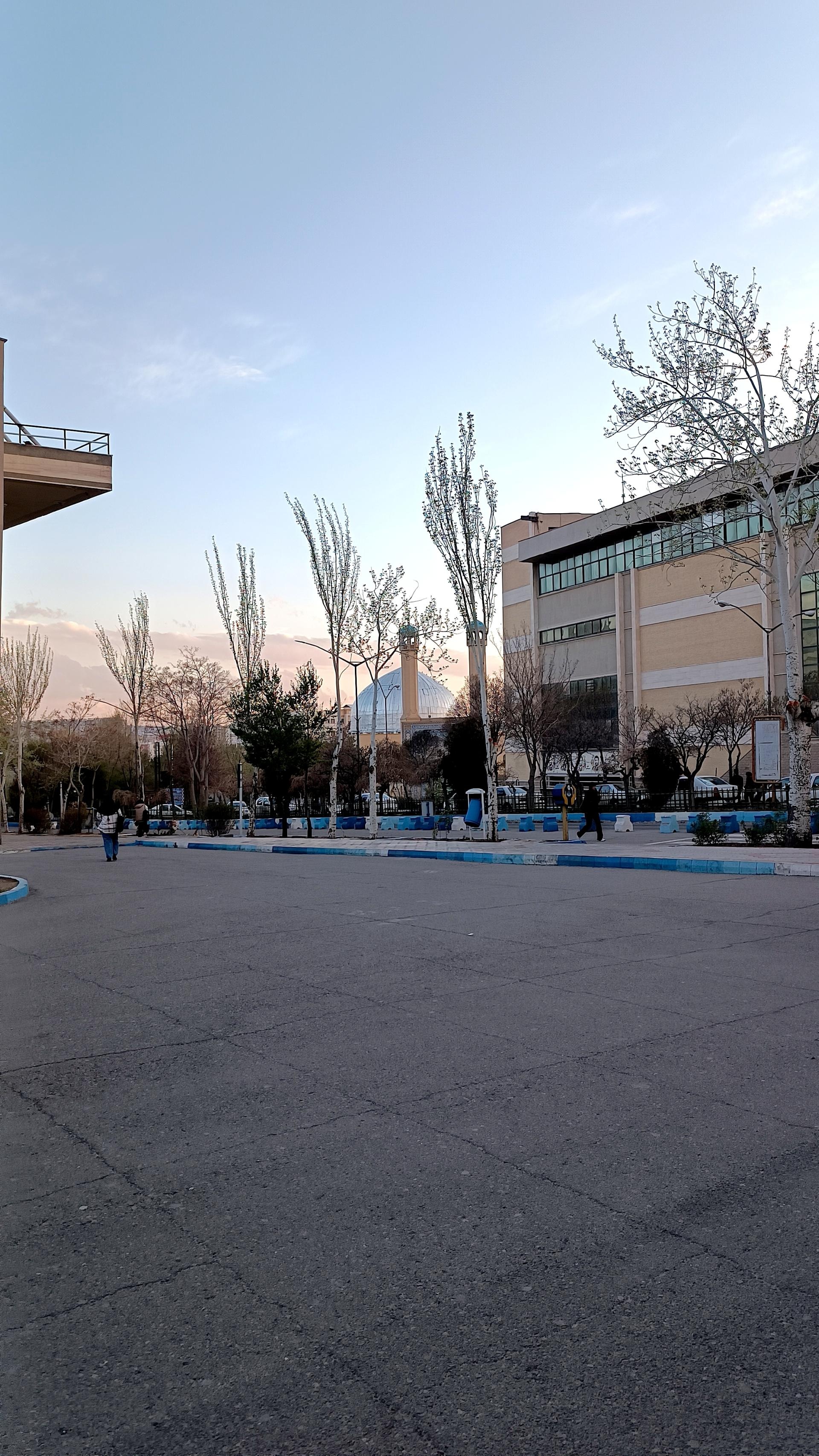 عکس دانشگاه آزاد اسلامی واحد تبریز