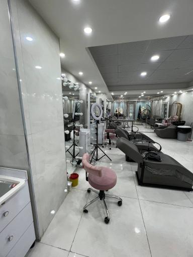 سالن زیبایی عروسکدونی