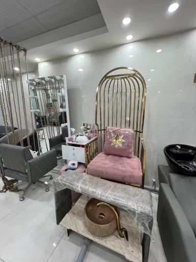 سالن زیبایی عروسکدونی