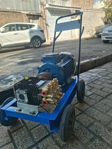 عکس آقای پمپ