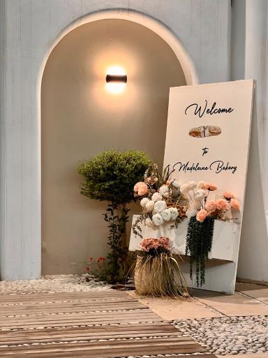 عکس کافه قنادی مادلن