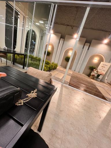 عکس کافه قنادی مادلن