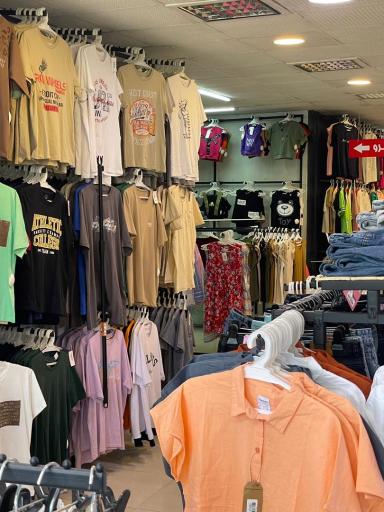 عکس پوشاک فردا شعبه گوهردشت