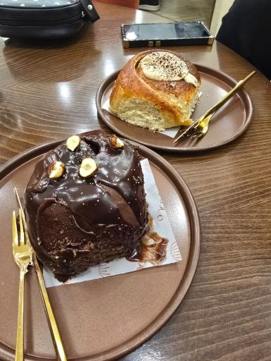 عکس کافه قنادی مادلن