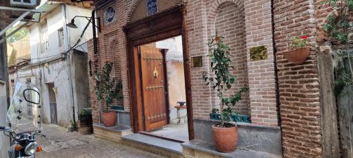 عکس عمارت همدانی