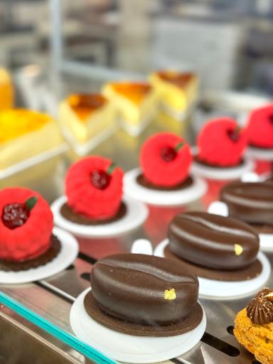 عکس کافه قنادی مادلن