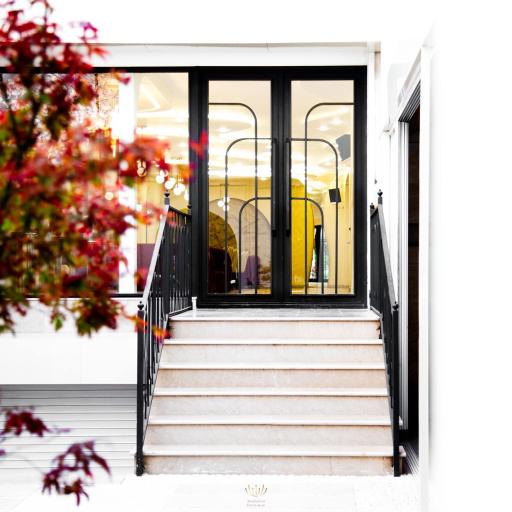 عکس کافه قنادی مادلن