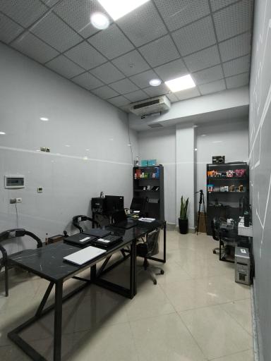 عکس فروشگاه آرا