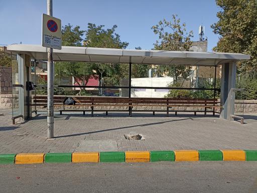 عکس ایستگاه اتوبوس سه راه آیت الله کاشانی