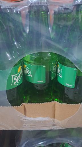 عکس پخش نوشیدنی محمد معین