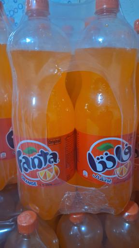 عکس پخش نوشیدنی محمد معین