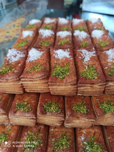 عکس نان یوخه و شیرینی کشاورز