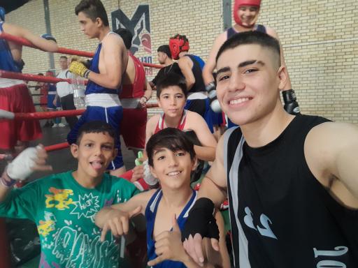 عکس باشگاه بوکس نام آوران علی بیاتی