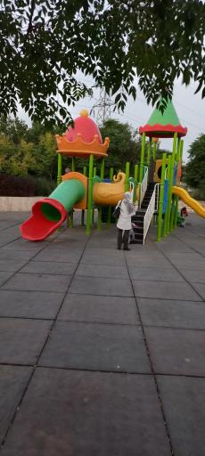 عکس پارک بازی کودک