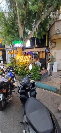 عکس کافه گالری هیچ خانه 