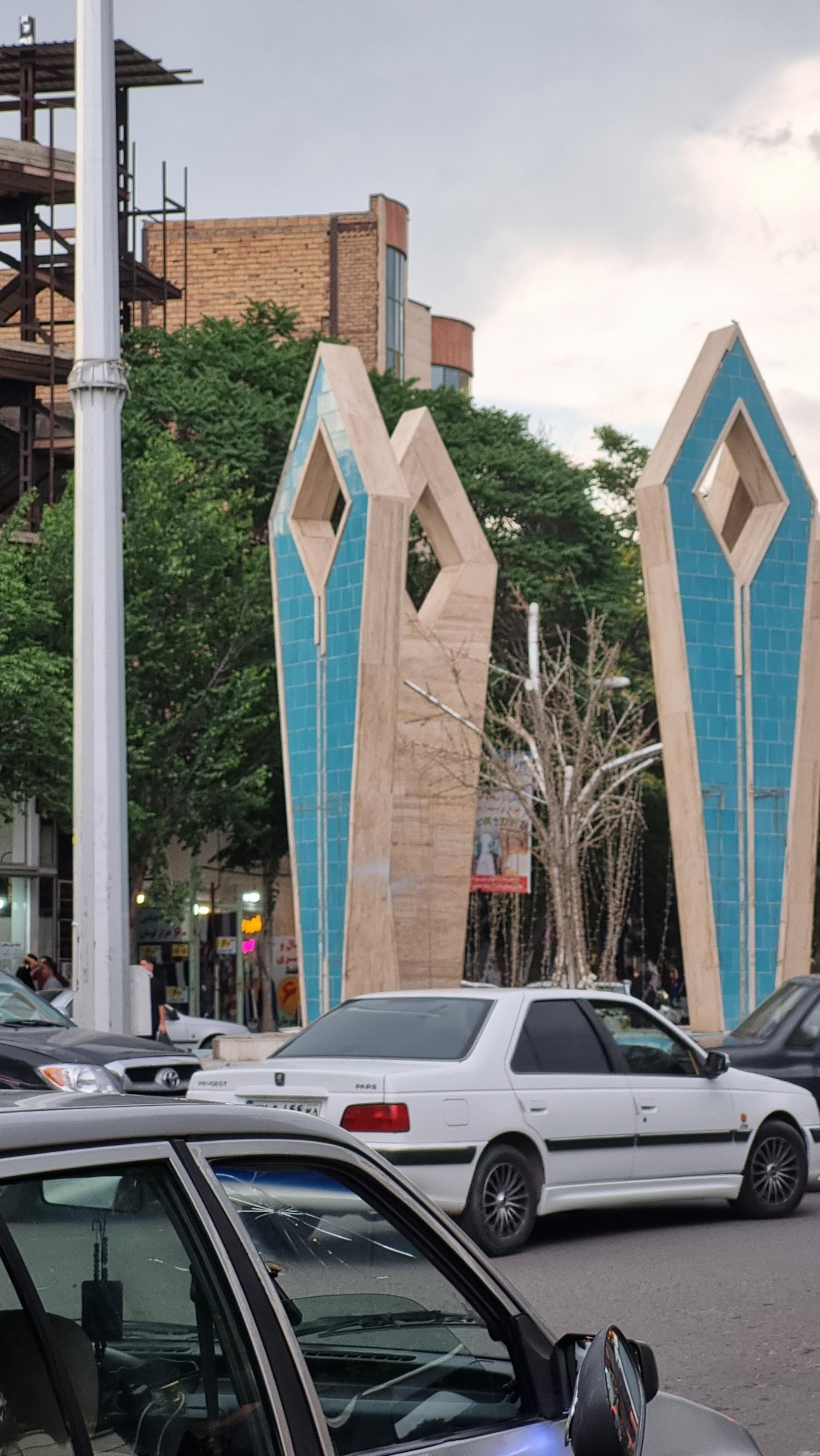 عکس میدان معلّم