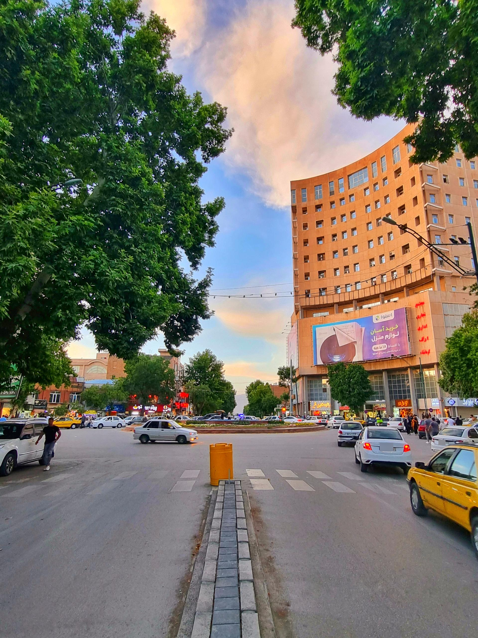 عکس مرکز خرید ارگ کرمانشاه