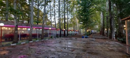 عکس باغ رستوران بزرگ جوان