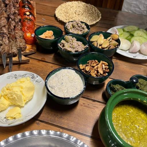 عکس باغچه رستوران هرمان