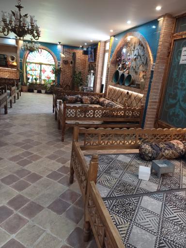 عکس سفره خانه عالیجناب